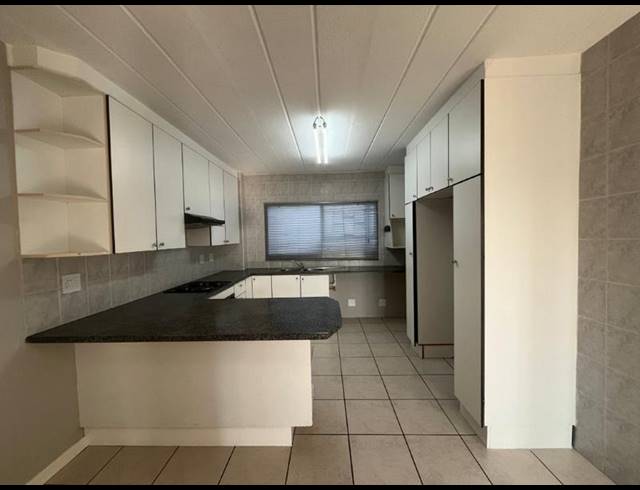 3 BEDROOM TOWNHOUSE FOR SALE IN ELANDSHAVEN